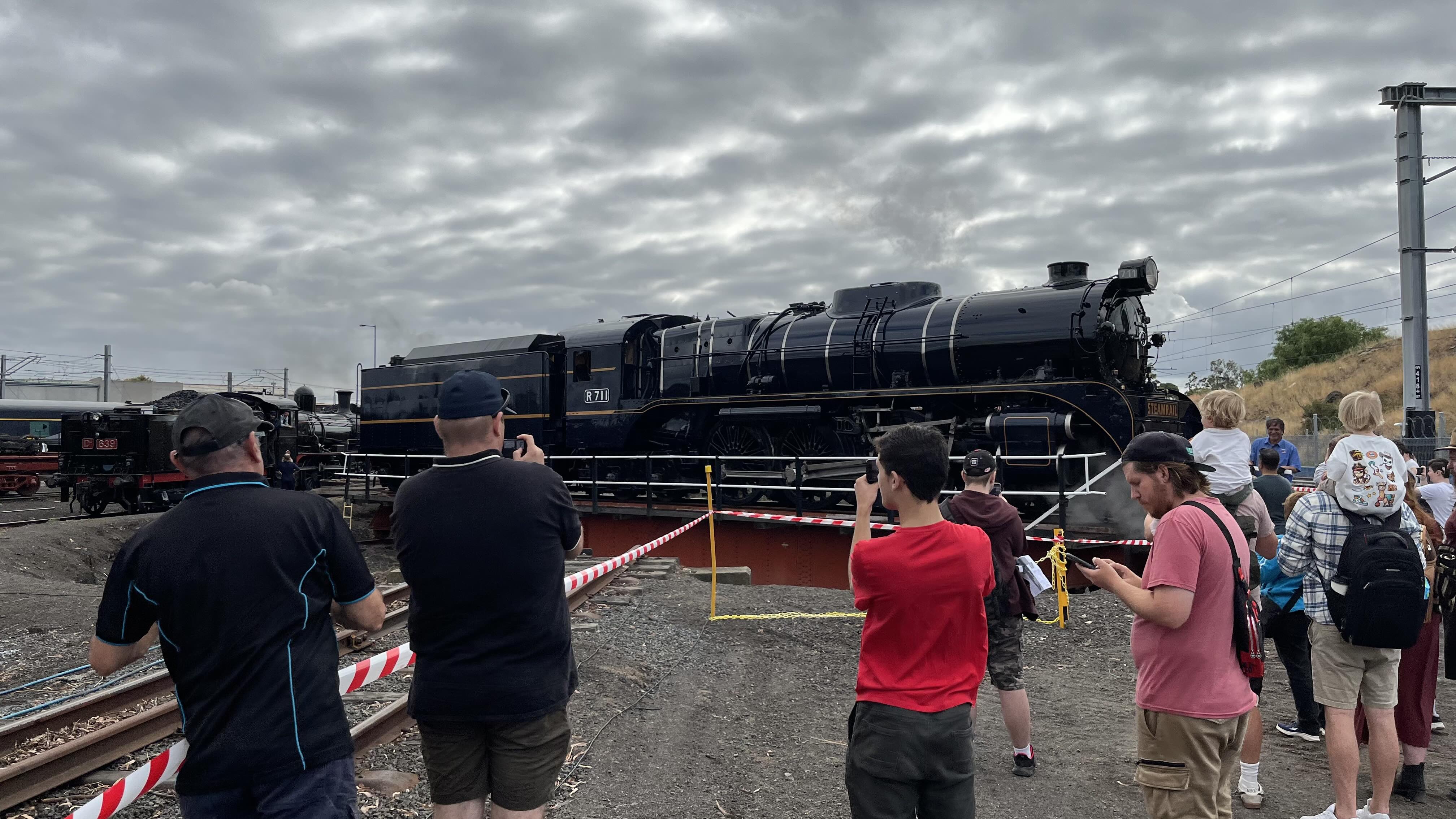 R711 on the turnable and D3 369
