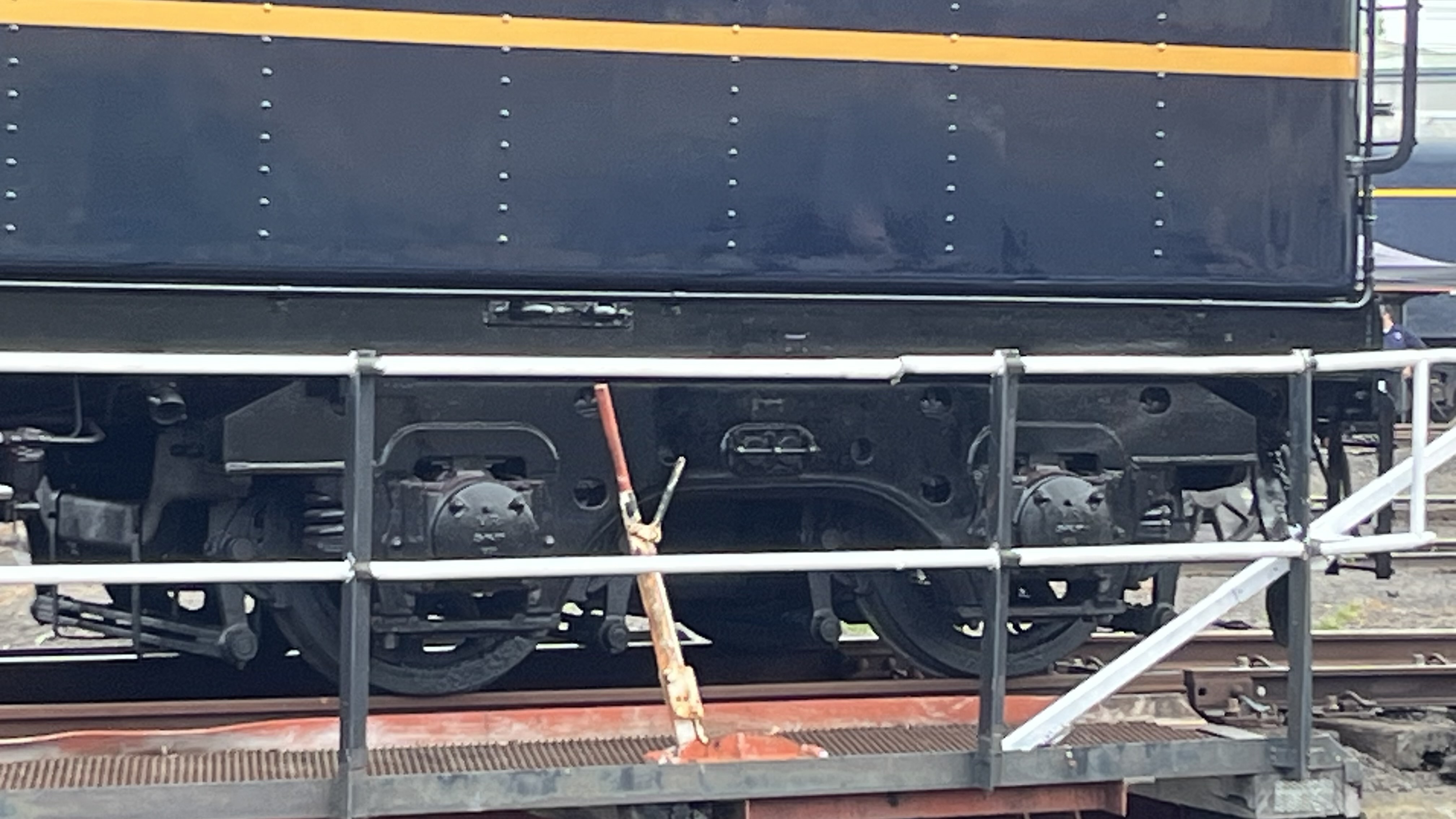 R711 tender bogies